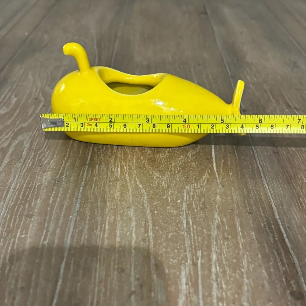 ✨Bitten BV Yellow Submarine Planter✨ - Picture 6 of 7